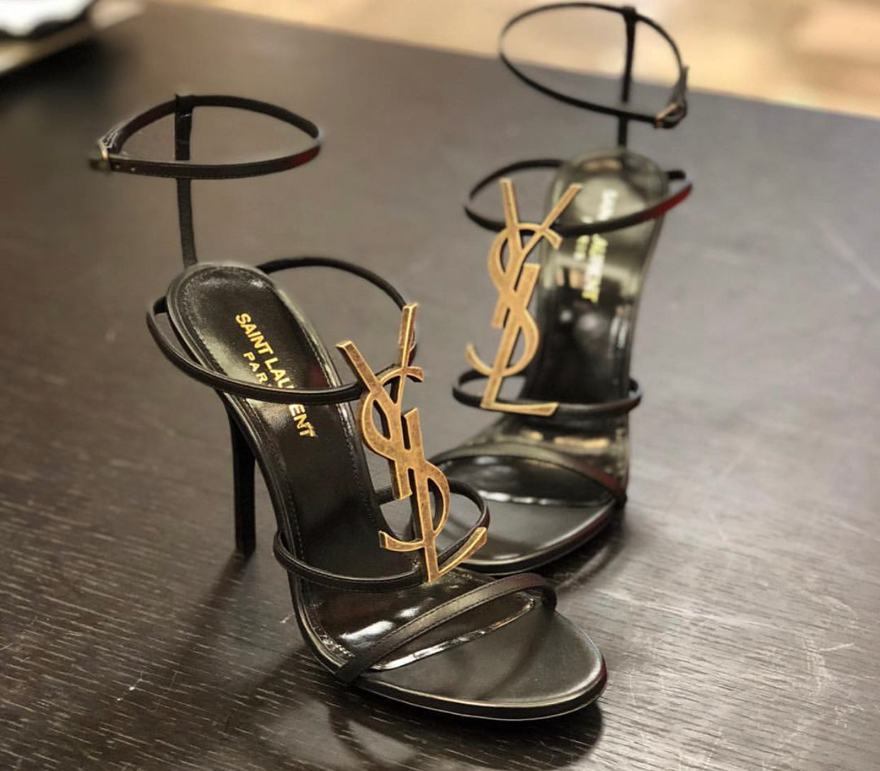 Talons Yves Saint Laurent – Blxinspiration