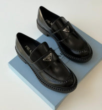 Charger l'image dans la galerie, Mocassins Prada
