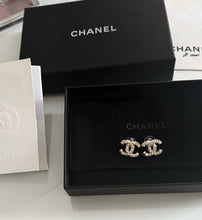 Load image into Gallery viewer, Boucles d’oreilles Chanel
