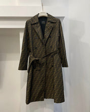 Load image into Gallery viewer, Trench Fendi
