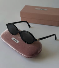 Charger l'image dans la galerie, Lunettes de soleil Miu Miu
