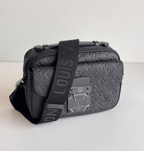 Load image into Gallery viewer, Sacoche Louis Vuitton
