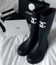 Load image into Gallery viewer, Bottes Chanel
