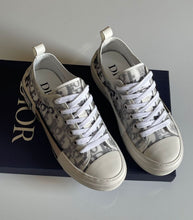 Load image into Gallery viewer, DIOR B23
