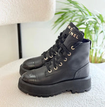 Charger l'image dans la galerie, Bottes Chanel
