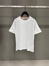 Charger l'image dans la galerie, T shirt Burberry
