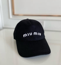 Charger l&#39;image dans la galerie, Casquette Miu Miu
