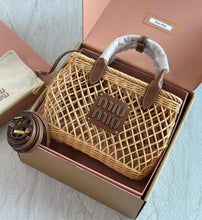 Load image into Gallery viewer, Sac de plage Miu Miu
