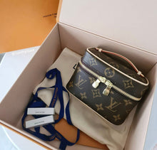 Charger l&#39;image dans la galerie, Vanity Louis Vuitton
