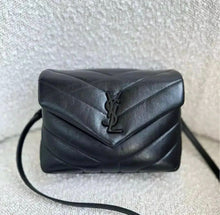 Charger l&#39;image dans la galerie, Sac Yves Saint Laurent Loulou Toy
