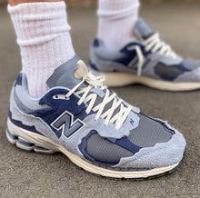 Charger l&#39;image dans la galerie, New Balance 2002R
