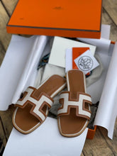 Charger l&#39;image dans la galerie, Mules Hermès Oran Denim
