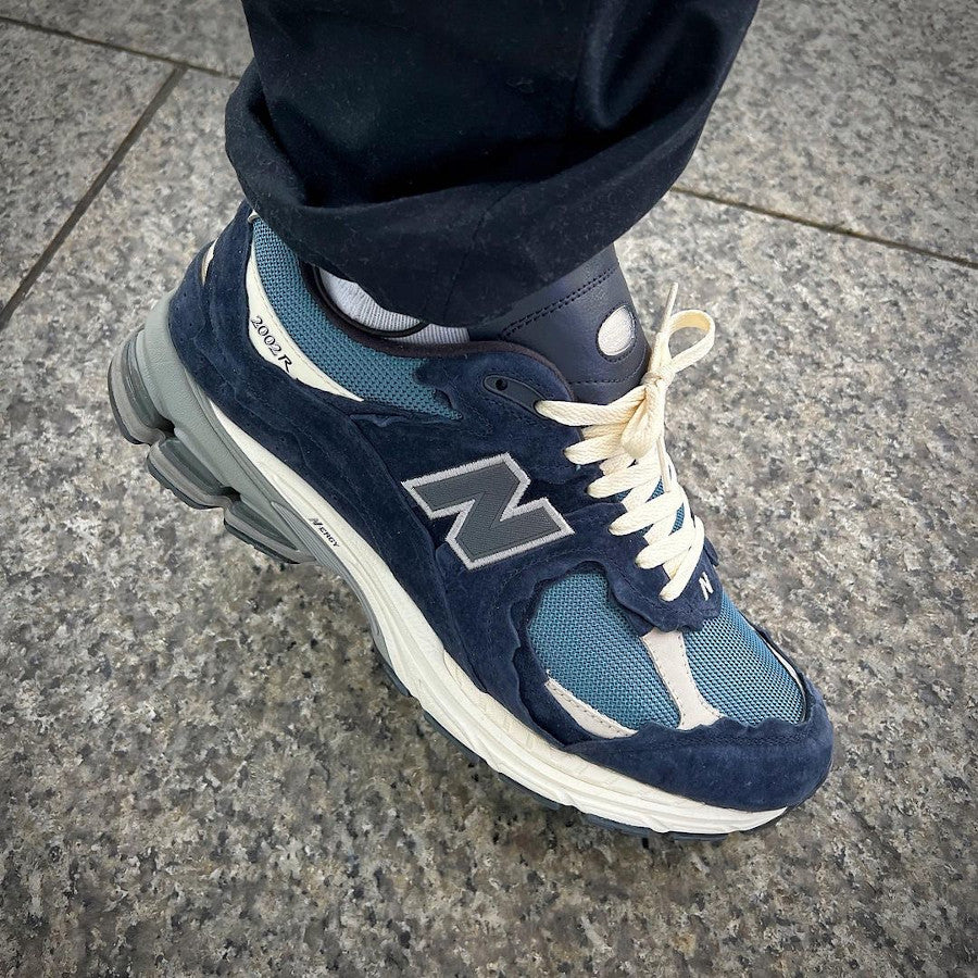 New Balance 2002R