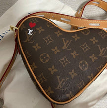 Charger l&#39;image dans la galerie, Sac Louis Vuitton Coeur
