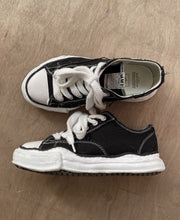 Charger l&#39;image dans la galerie, Sneakers Maison Mihara Yasuhiro
