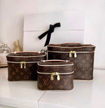 Charger l&#39;image dans la galerie, Vanity Louis Vuitton
