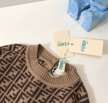 Charger l&#39;image dans la galerie, Combinaison Fendi + Bonnet
